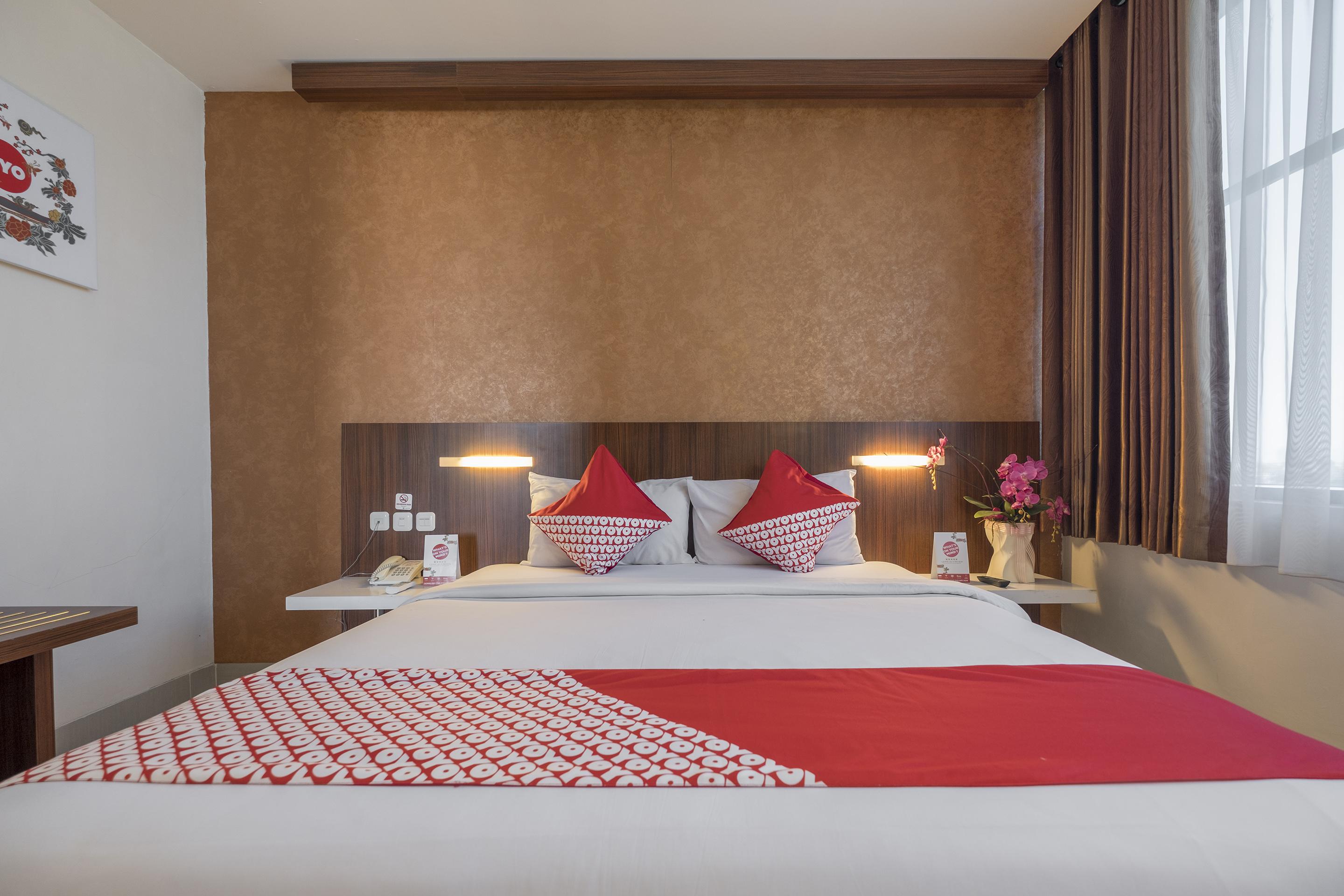 Collection O 1279 Hotel Grand Celino Макасар Екстериор снимка