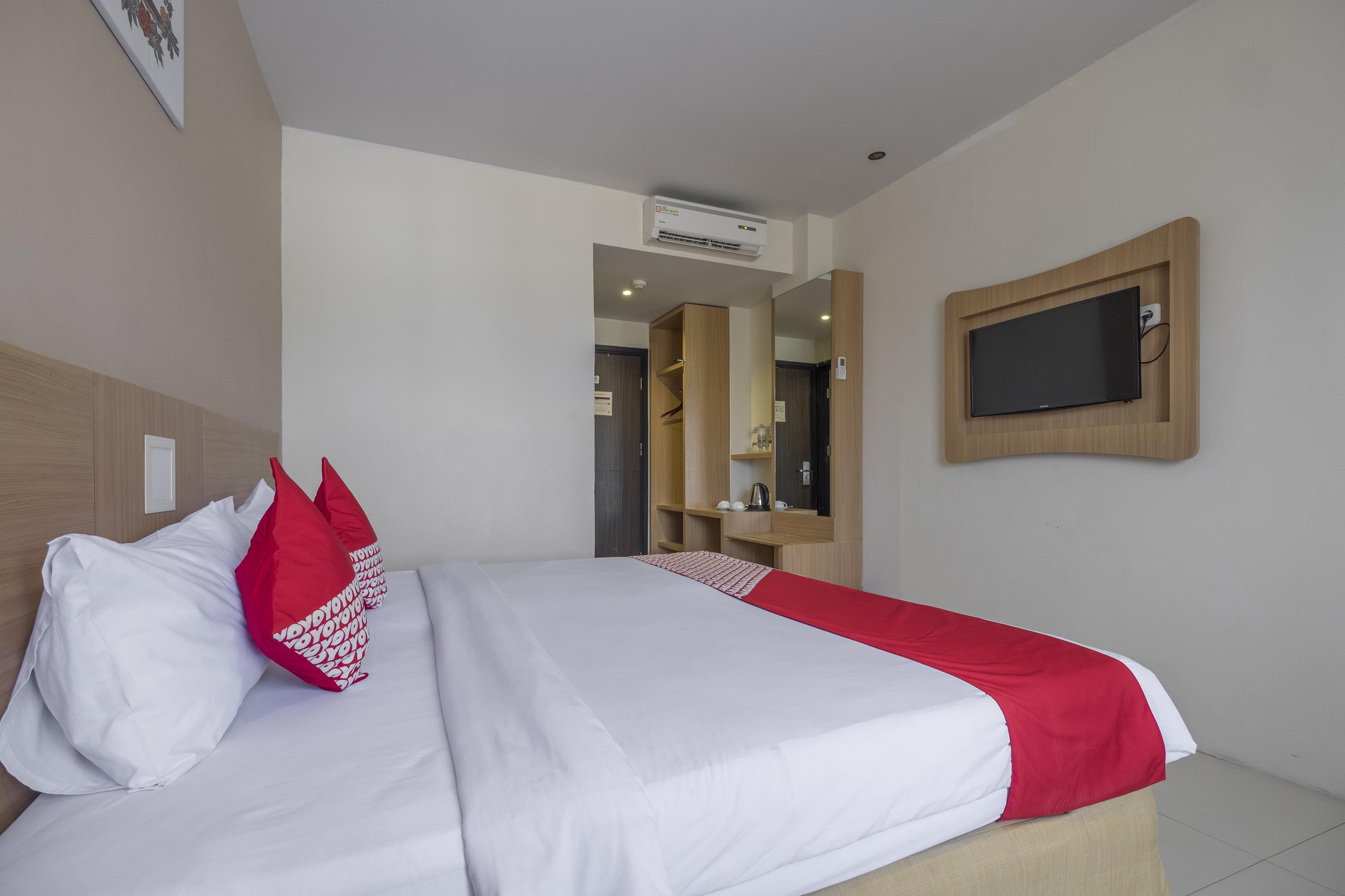 Collection O 1279 Hotel Grand Celino Макасар Екстериор снимка