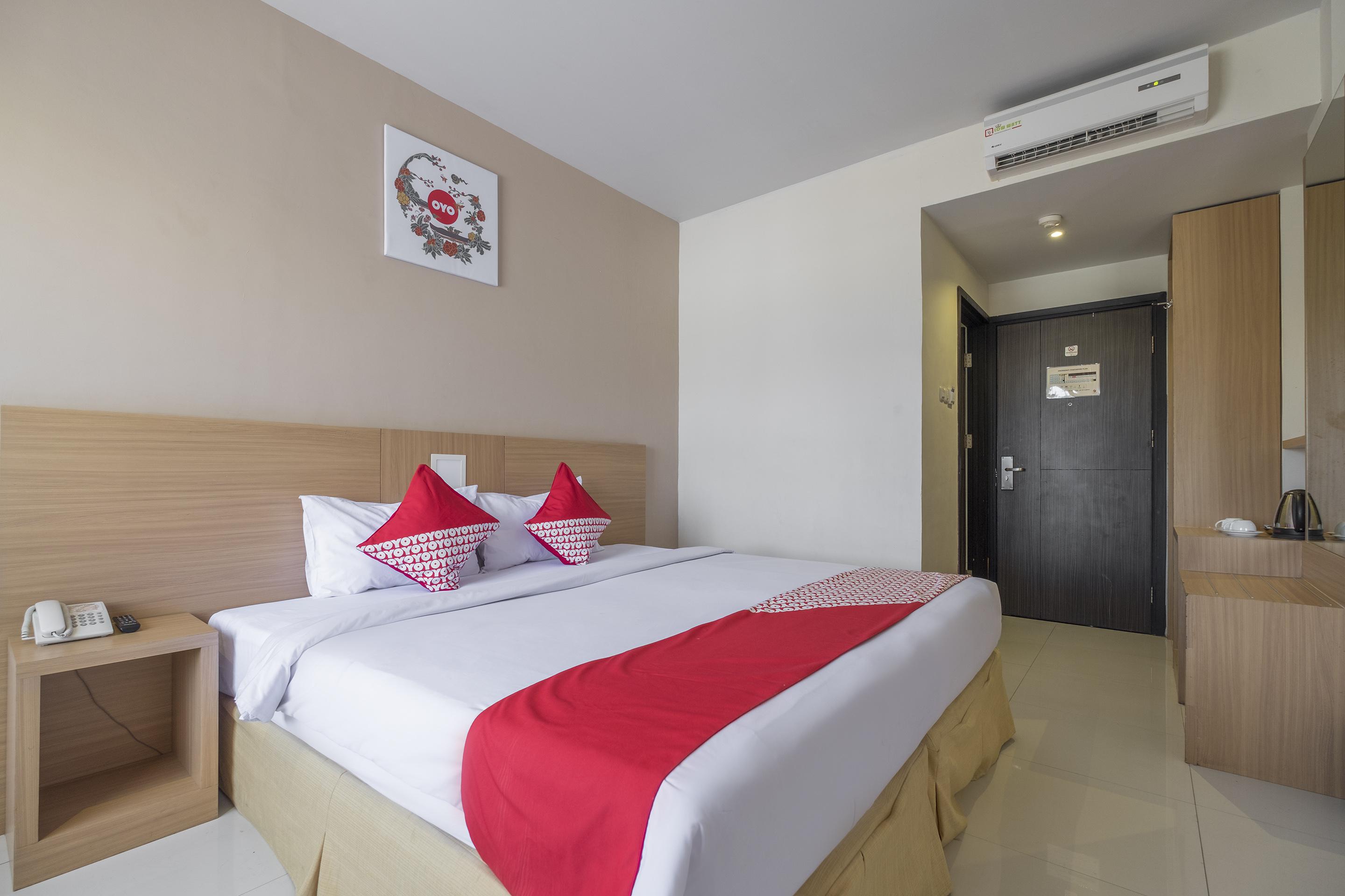 Collection O 1279 Hotel Grand Celino Макасар Екстериор снимка