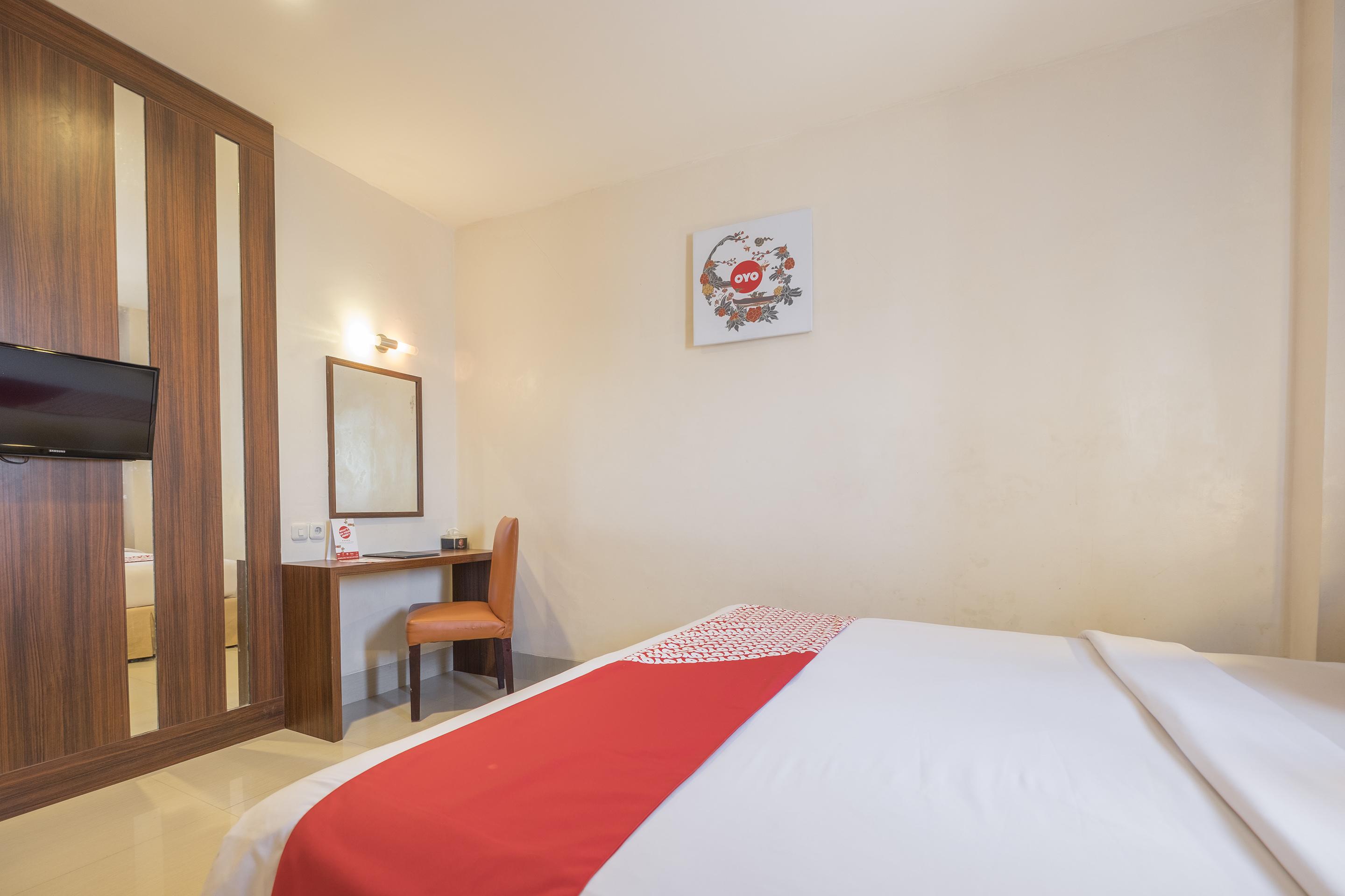 Collection O 1279 Hotel Grand Celino Макасар Екстериор снимка