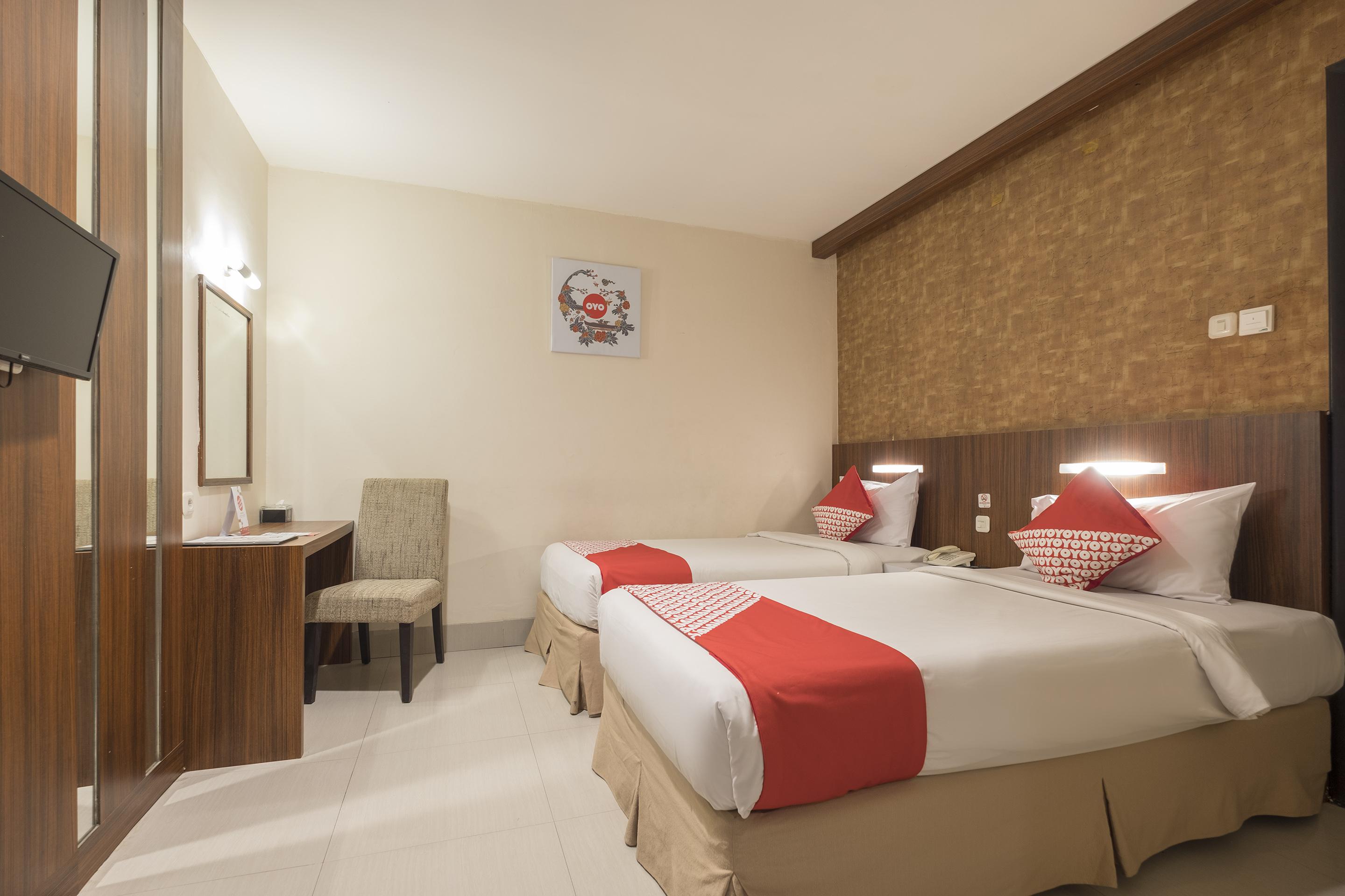 Collection O 1279 Hotel Grand Celino Макасар Екстериор снимка
