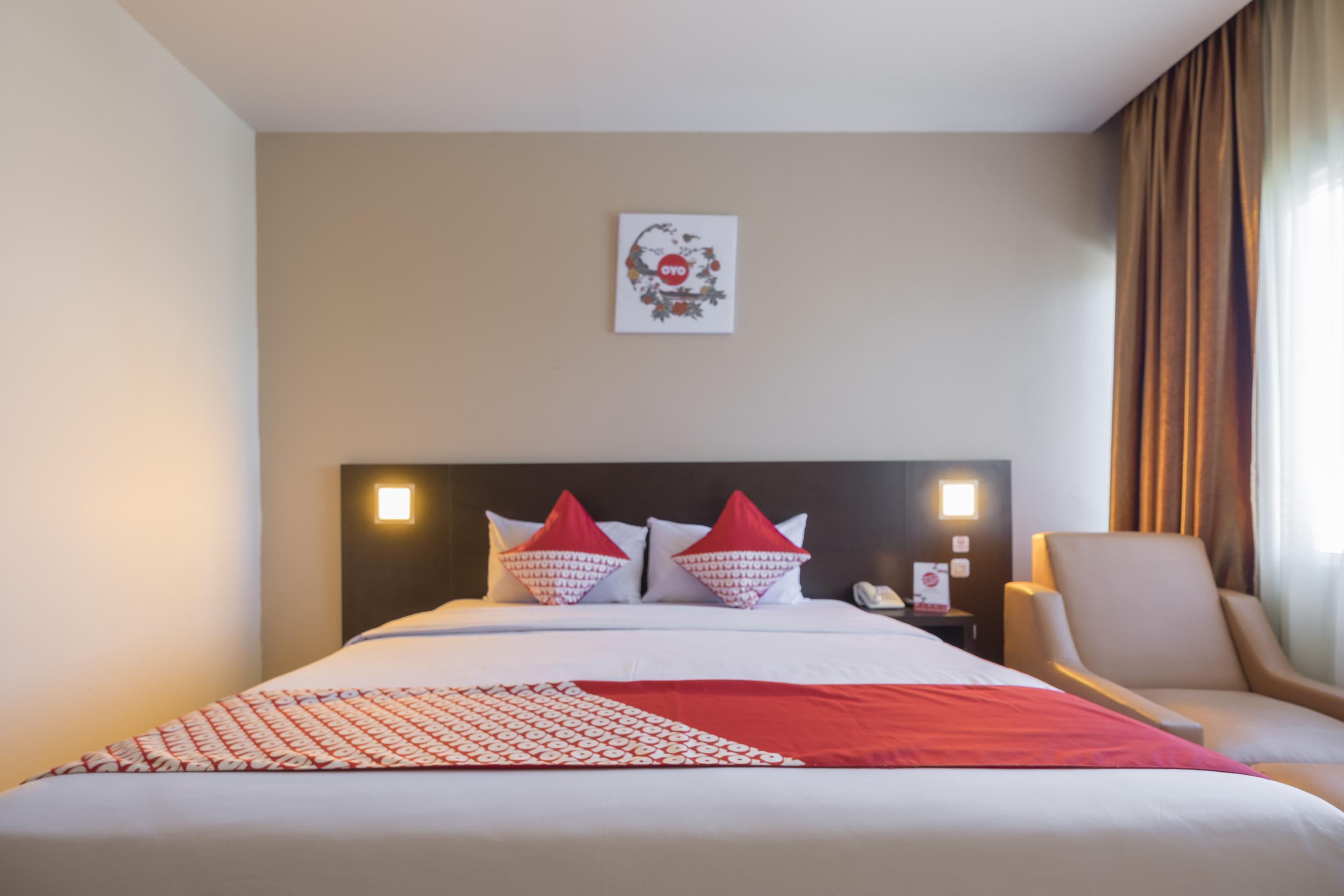 Collection O 1279 Hotel Grand Celino Макасар Екстериор снимка