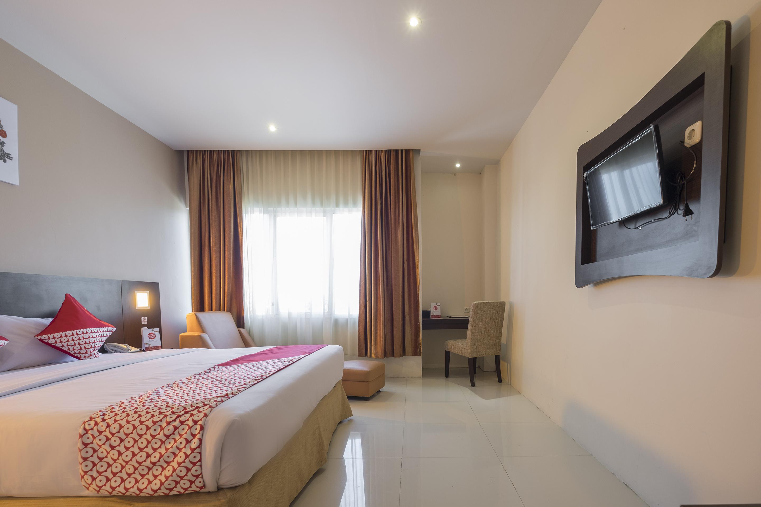 Collection O 1279 Hotel Grand Celino Макасар Екстериор снимка