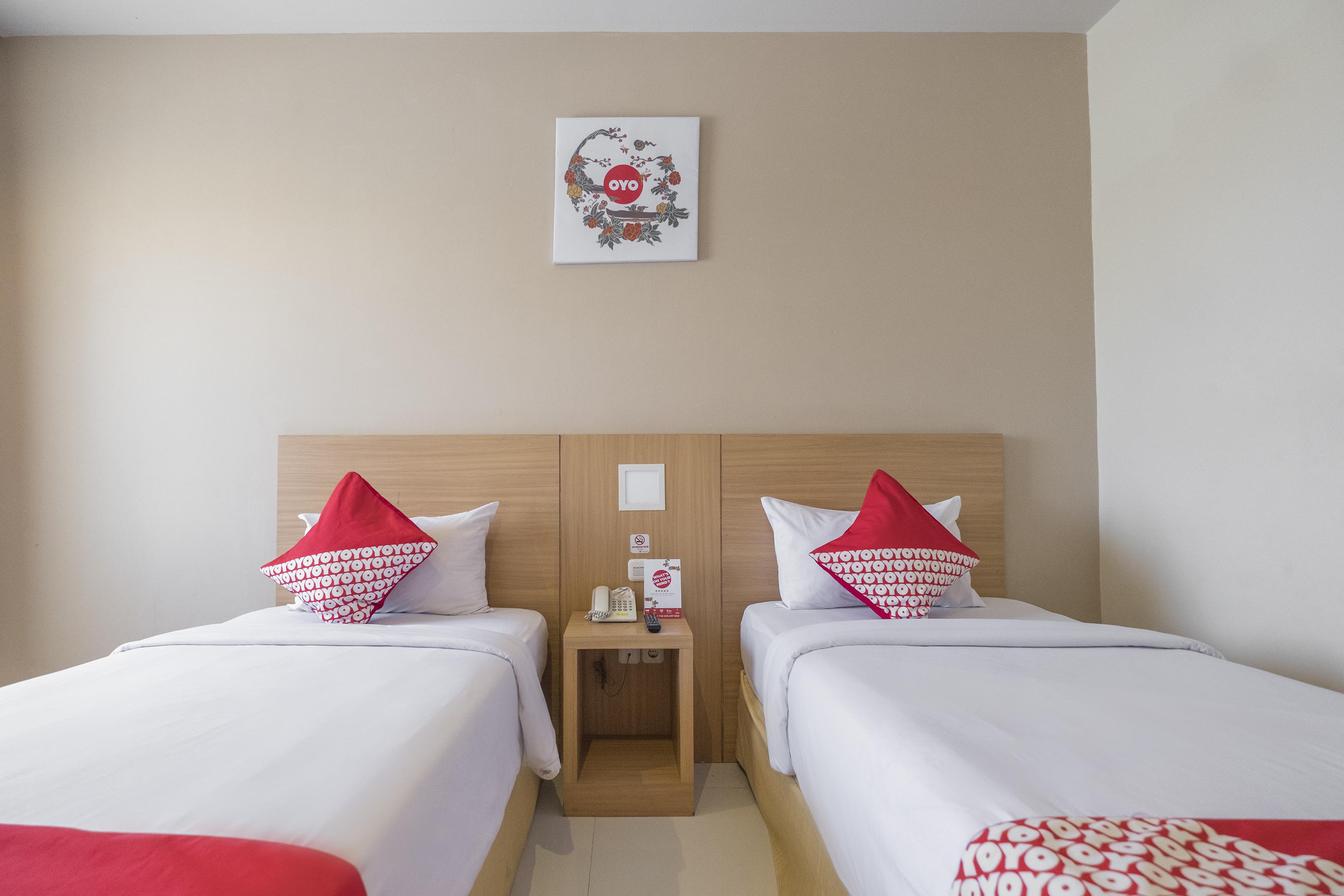 Collection O 1279 Hotel Grand Celino Макасар Екстериор снимка