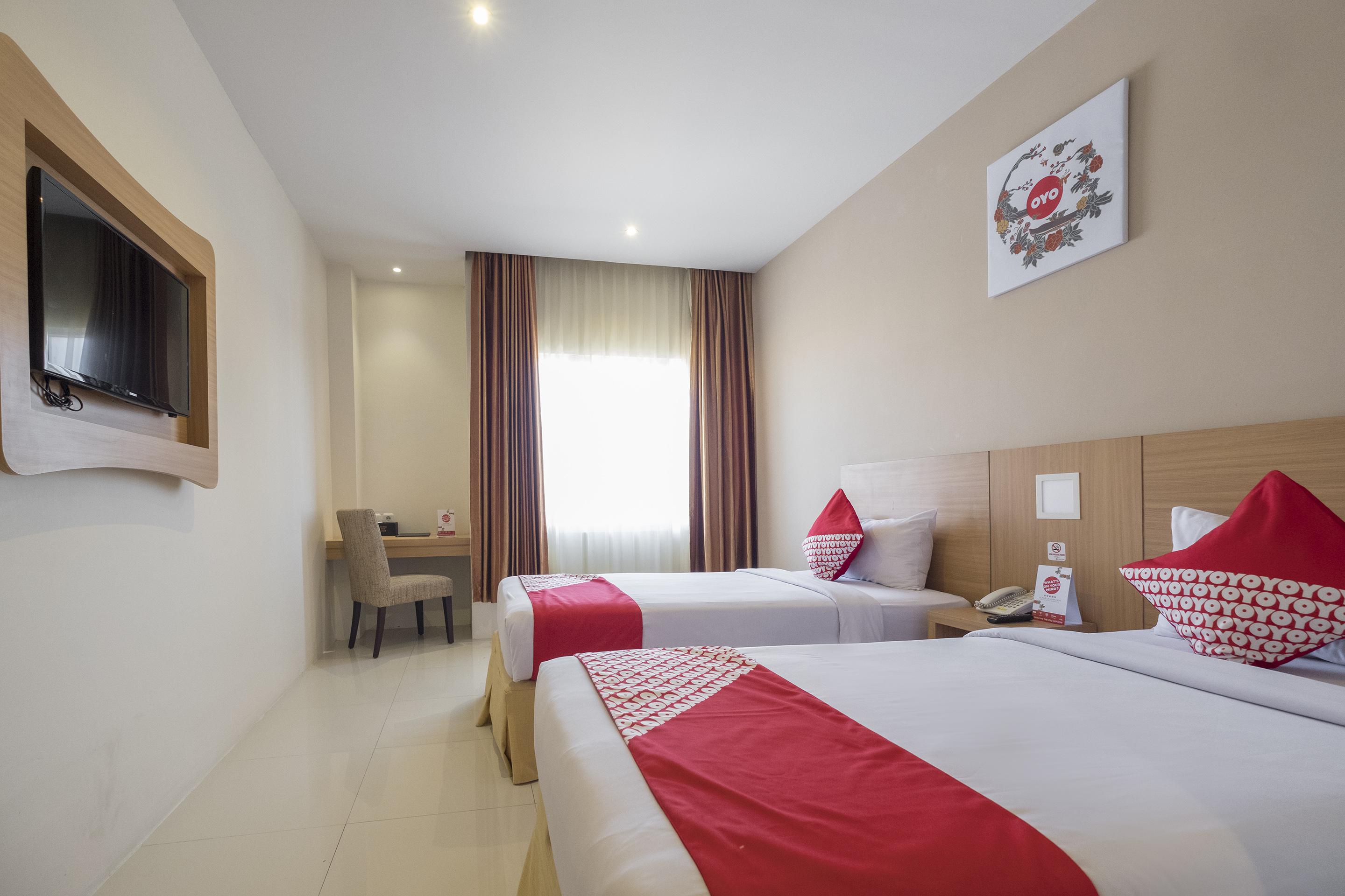 Collection O 1279 Hotel Grand Celino Макасар Екстериор снимка