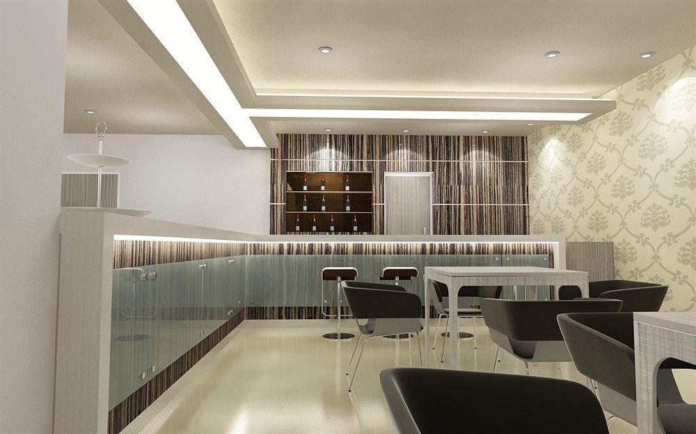 Collection O 1279 Hotel Grand Celino Макасар Екстериор снимка