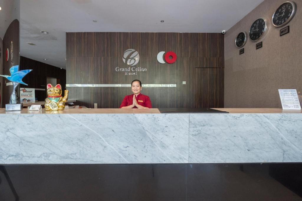 Collection O 1279 Hotel Grand Celino Макасар Екстериор снимка