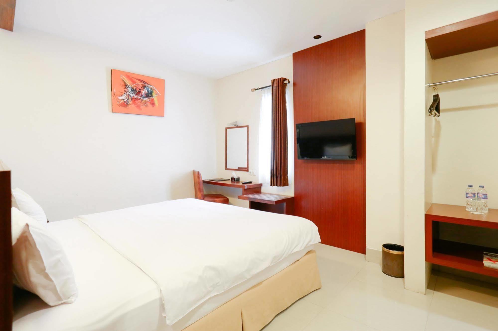 Collection O 1279 Hotel Grand Celino Макасар Екстериор снимка